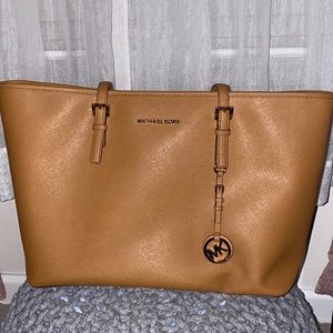 Michael Kors Tote